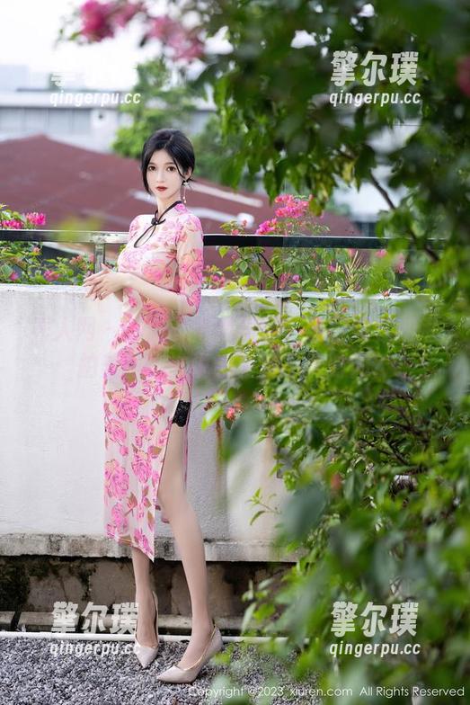 秀人网-糯美子 秀人网 - 糯美子倾情演绎:校园时代的私拍美图,谁说学生装不能时尚?
