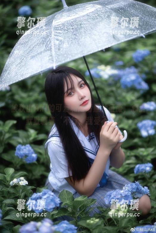 秋山AkI 被秋山AkI的可爱和高清照片征服,心里默默喊着‘不行,我受不了了’