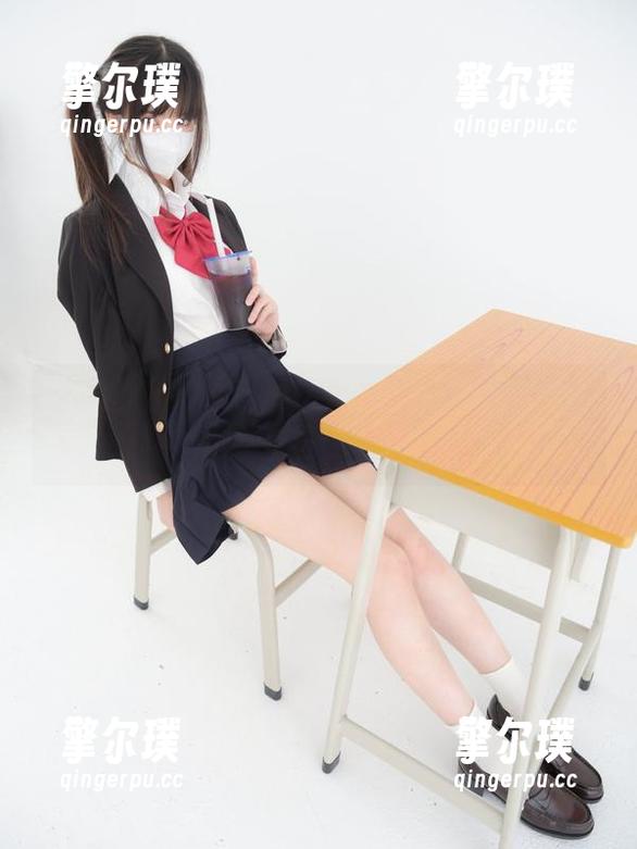 紧急企划-龙崎聆音 紧急企划 - 看这里!龙崎聆音的秘书写真,无圣光也能勾魂摄魄