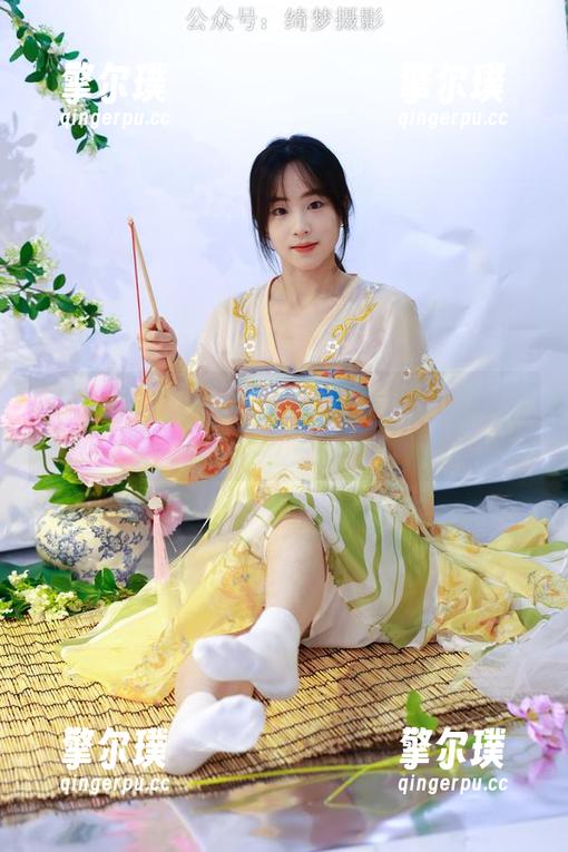 绮梦摄影-幼幼 绮梦摄影 - 幼幼在浴缸的最新分享,真是个有趣的地方呢!