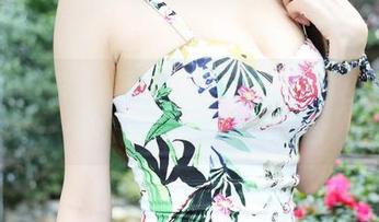 美媛馆 – 李七喜的校服套图：一边是规则一边是自由的奇妙结合
