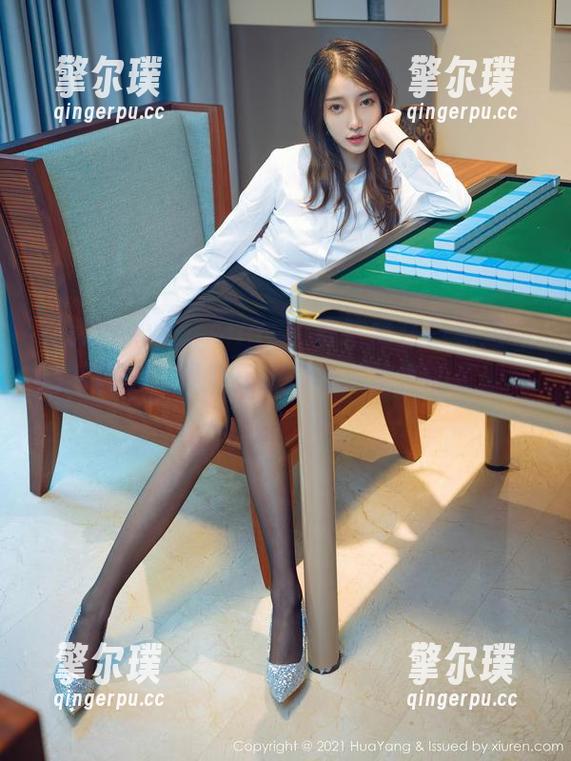花漾show-Angela喜欢猫 花漾show - Angela喜欢猫在白裙里的悠然自得,果然是我们无法抗拒的资源啊!