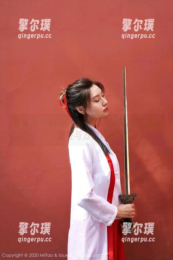 蜜桃社 - Suki的夏日即兴：写真图册的随性与万种风情