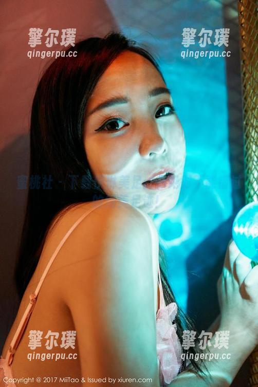 蜜桃社-伊琳 蜜桃社 - 下载伊琳美足:你绝对不能错过的绝美足迹!