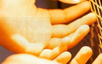 蜜桃社 – 初月的网袜魅力：图集更新，让人欲罢不能！