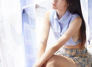 蜜桃社 – 被许思铭的裤里丝吸引，逼真的写真资源让人目不暇接，啥，哪个才是重点？