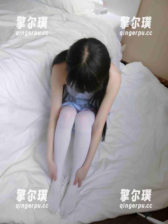 西尔酱 西尔酱的JK,cos得让我想到了那些梦幻般的原图,难以自拔。