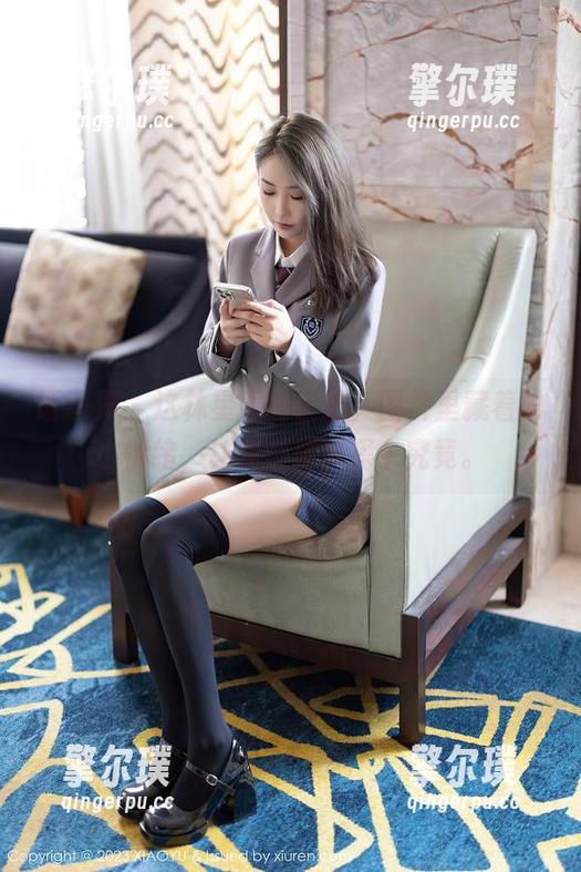 语画界-林星阑 语画界 - 这林星阑的自拍,图片里藏着的小情绪,让我都想要探个究竟。