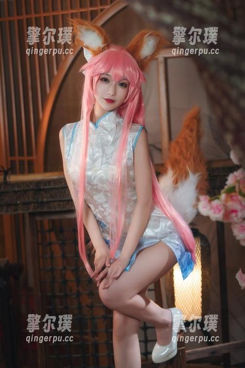 下载铁板烧鬼舞w的写真集，让你的生活也闪灵一下！