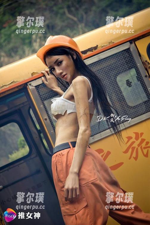 青豆客 - 子纯儿Annie的油亮全套图包，色泽诱人、让人欲罢不能