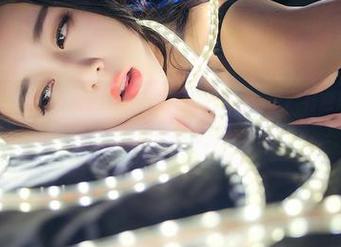 青豆客 – 王婉悠私房图集：我这一生总想着当个‘有意思’的人，却被姐姐的图集打败了
