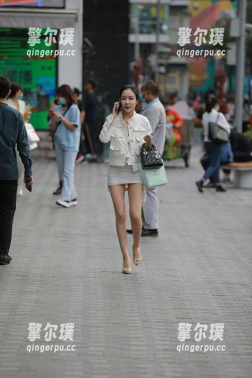 魔镜街拍 - 曼曼护士在线，看看这原图，谁说护士不能走性感路线？