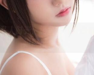 修女的私人时光：鳗鱼霏儿教你如何在修道院里私拍！